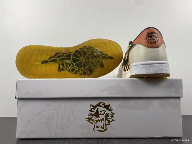 Jordan OG Year DH6932-100 Tiger Low 1 the Air of 0510